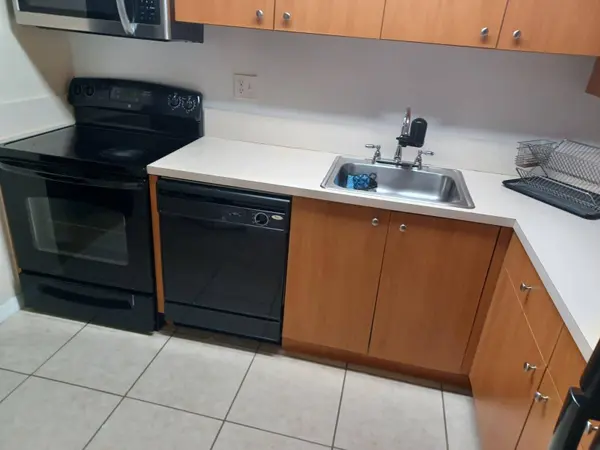 407 Executive Center DR #203, West Palm Beach, FL 33401