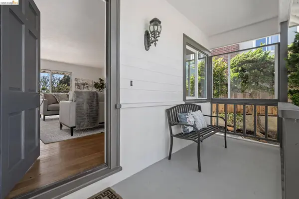 1711 Santa Clara St, Richmond, CA 94804