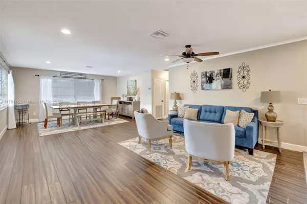 5136 SW 90th Ave, Cooper City, FL 33328