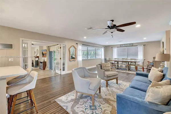 5136 SW 90th Ave, Cooper City, FL 33328