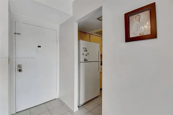 4350 Hillcrest Dr #306, Hollywood, FL 33021