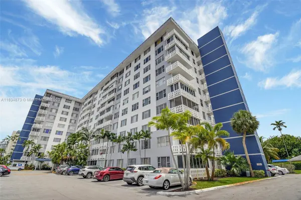 4350 Hillcrest Dr #306, Hollywood, FL 33021
