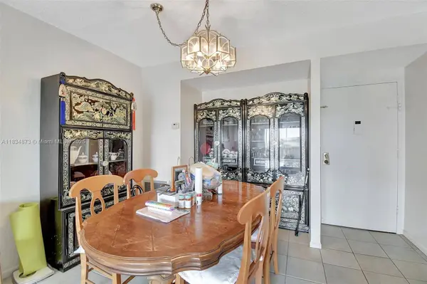 4350 Hillcrest Dr #306, Hollywood, FL 33021