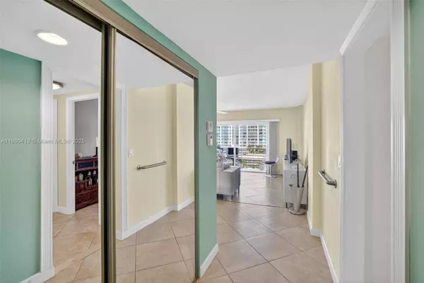 2900 NE 30th St #K8, Fort Lauderdale, FL 33306