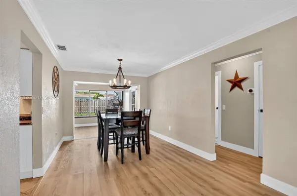 12311 NW 29th St, Sunrise, FL 33323