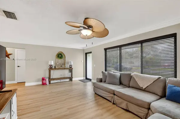 12311 NW 29th St, Sunrise, FL 33323