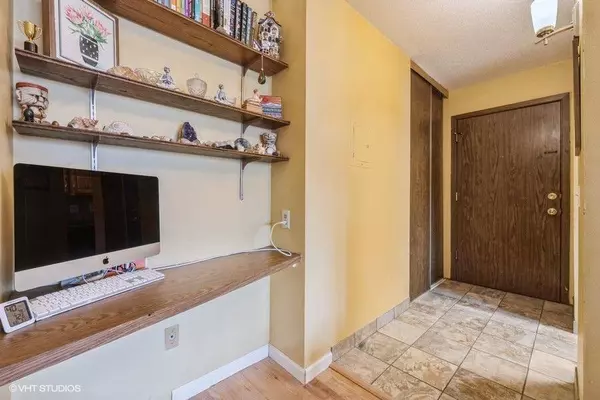 811 Smetana RD #8, Hopkins, MN 55343