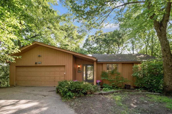 112124 Haering LN, Chaska, MN 55318