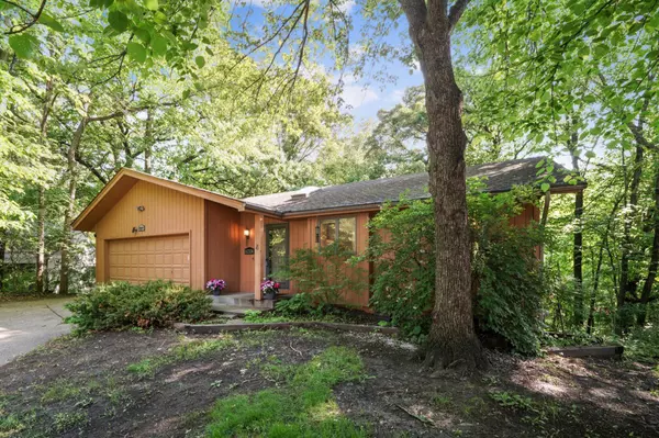 112124 Haering LN, Chaska, MN 55318