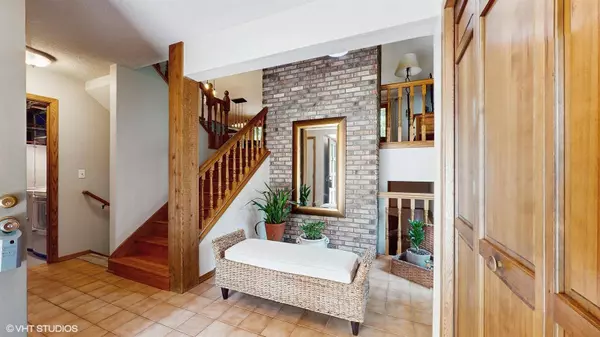 8947 Preserve BLVD, Eden Prairie, MN 55347