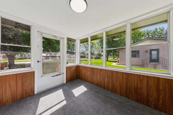 825 Holley AVE, Saint Paul Park, MN 55071