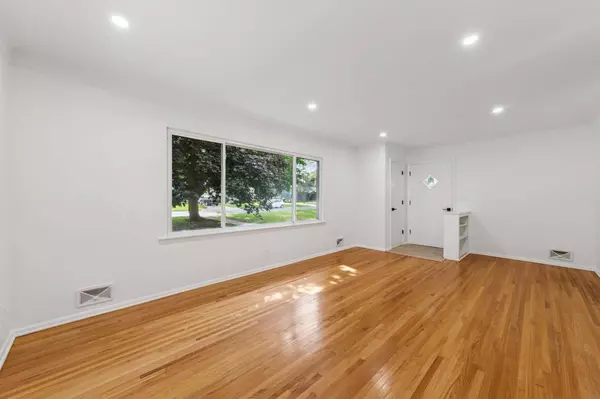 825 Holley AVE, Saint Paul Park, MN 55071