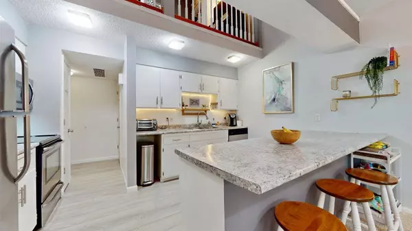 14310 Fairway DR, Eden Prairie, MN 55344