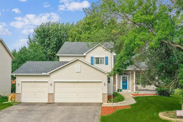 2042 Cardinal DR, Shakopee, MN 55379