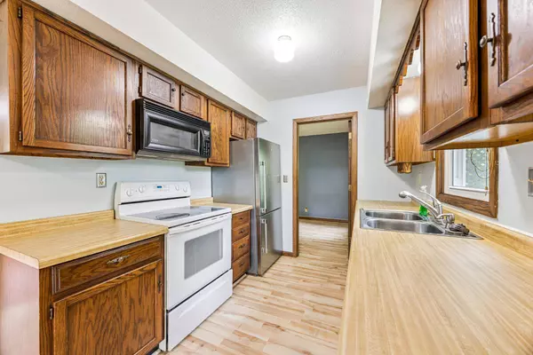 11416 Kell RD, Bloomington, MN 55437