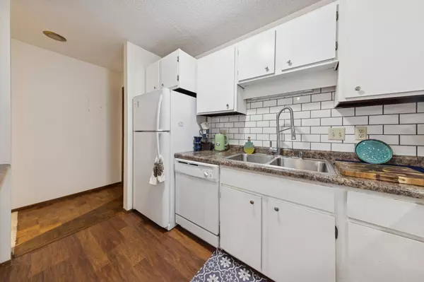 7510 Cahill RD #317B, Edina, MN 55439