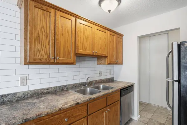 810 Old Settlers TRL #5, Hopkins, MN 55343