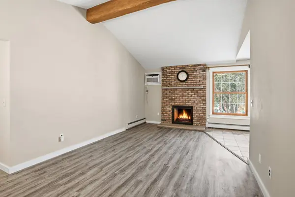 810 Old Settlers TRL #5, Hopkins, MN 55343