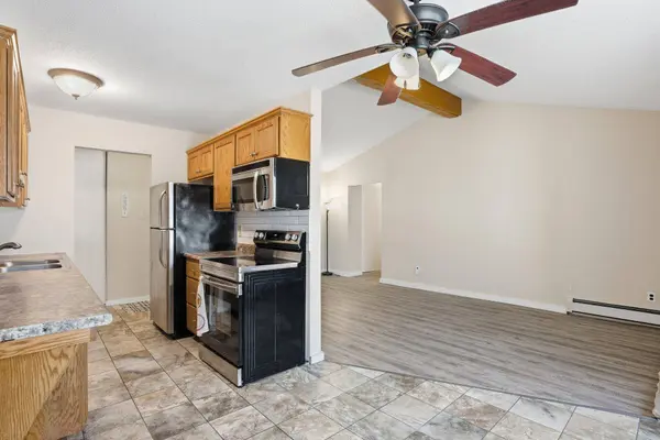 810 Old Settlers TRL #5, Hopkins, MN 55343