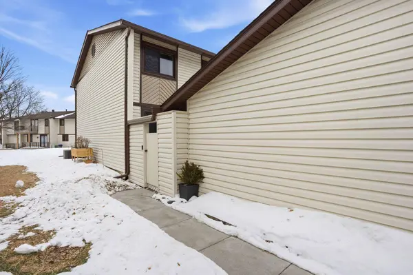 13638 Heather Hills DR, Burnsville, MN 55337