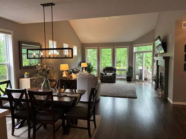 18764 Farmstead CIR, Eden Prairie, MN 55347