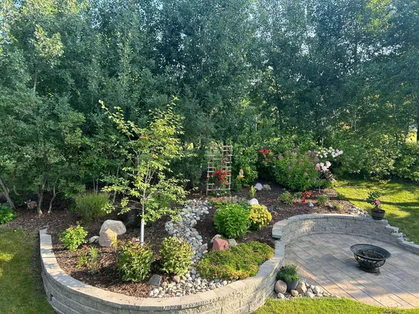 18764 Farmstead CIR, Eden Prairie, MN 55347