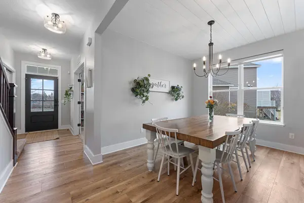 3857 Dakota CT, Chaska, MN 55318