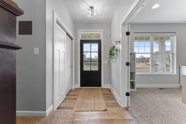 3857 Dakota CT, Chaska, MN 55318