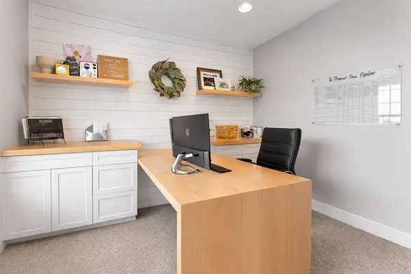 3857 Dakota CT, Chaska, MN 55318