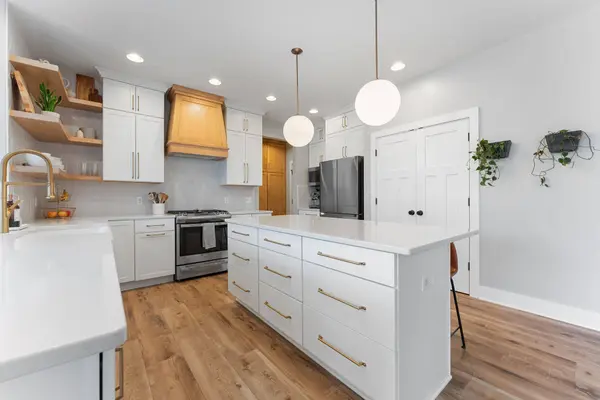 3857 Dakota CT, Chaska, MN 55318