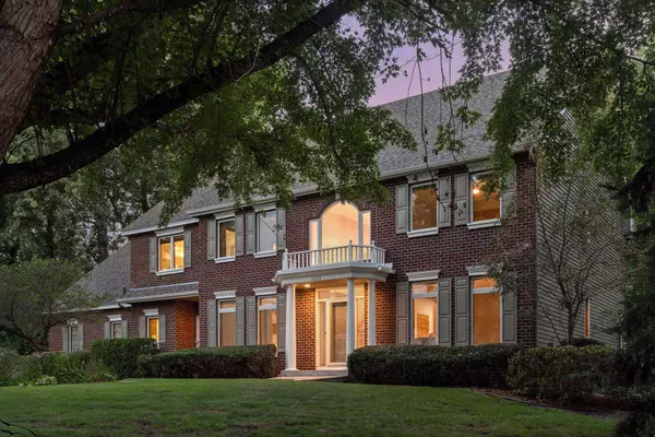 18034 Tamarack DR, Minnetonka, MN 55345