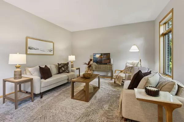 18034 Tamarack DR, Minnetonka, MN 55345