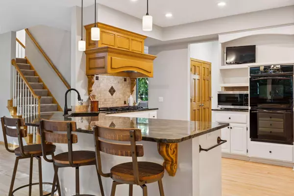 18034 Tamarack DR, Minnetonka, MN 55345