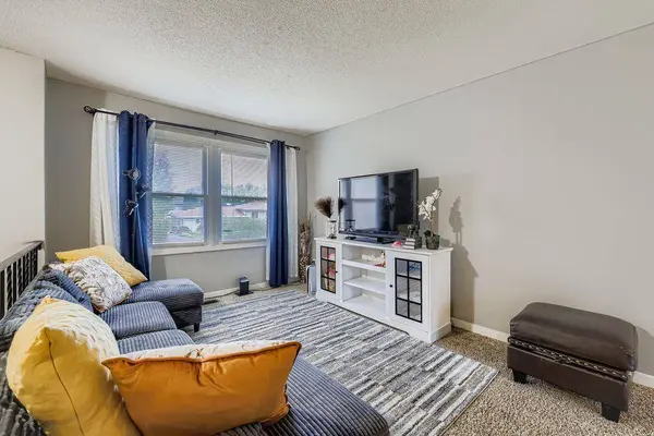 6783 8th ST N, Oakdale, MN 55128