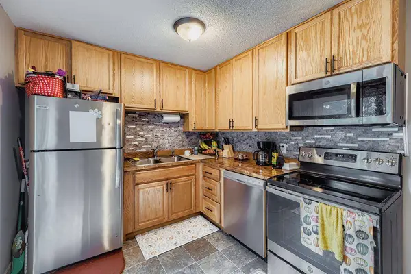 6783 8th ST N, Oakdale, MN 55128