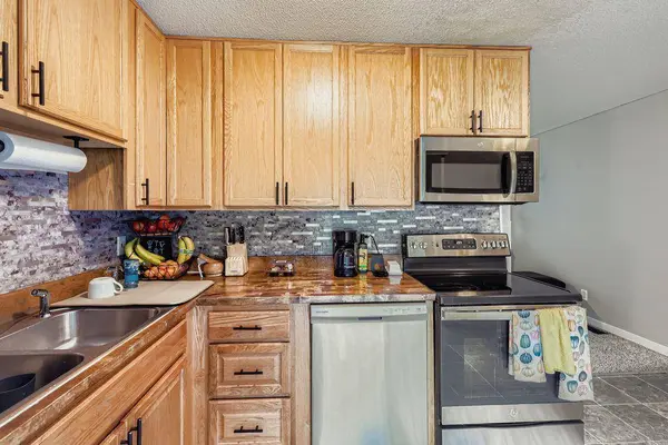 6783 8th ST N, Oakdale, MN 55128