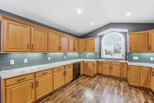 1705 Vale CT, Faribault, MN 55021