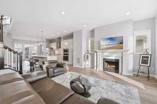 8146 Balsam LN N, Maple Grove, MN 55369