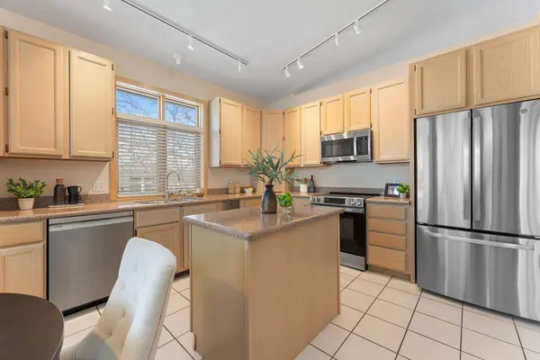 8945 Hilloway RD, Eden Prairie, MN 55347