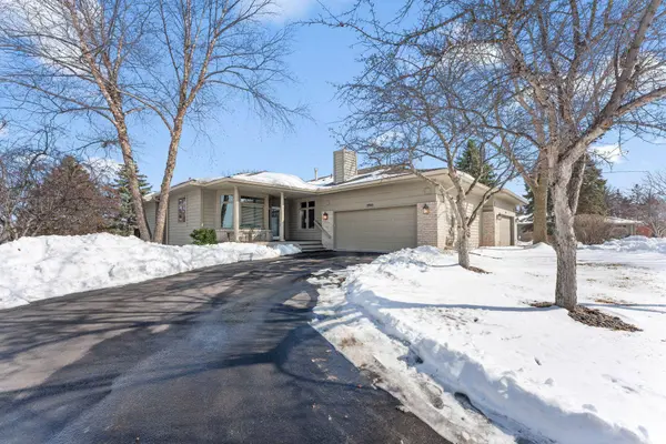 8945 Hilloway RD, Eden Prairie, MN 55347