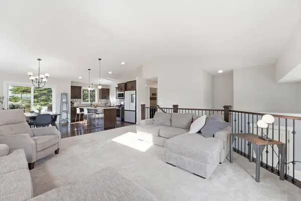 932 Forest Edge DR, Jordan, MN 55352