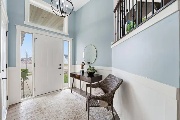 932 Forest Edge DR, Jordan, MN 55352