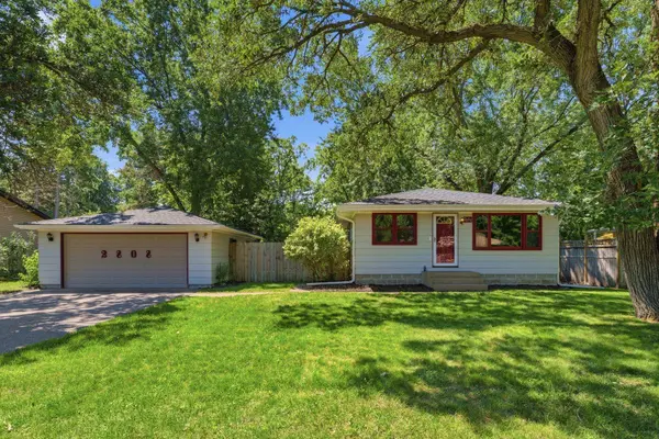 2808 Laport DR, Saint Paul, MN 55112