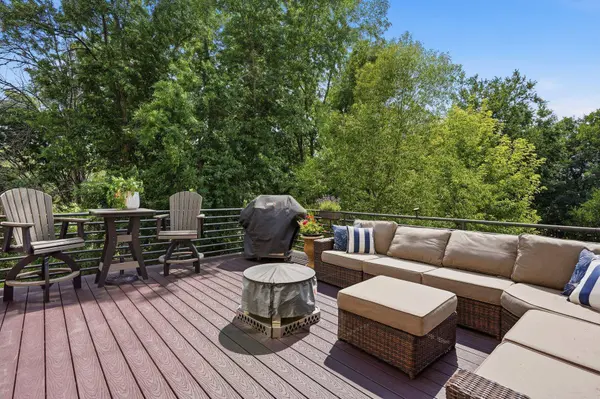 1601 Hidden Pond LN, Victoria, MN 55386