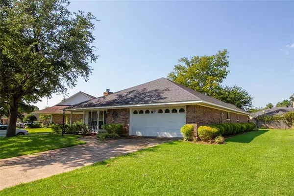 408 Maple Ridge Drive, Bossier City, LA 71111