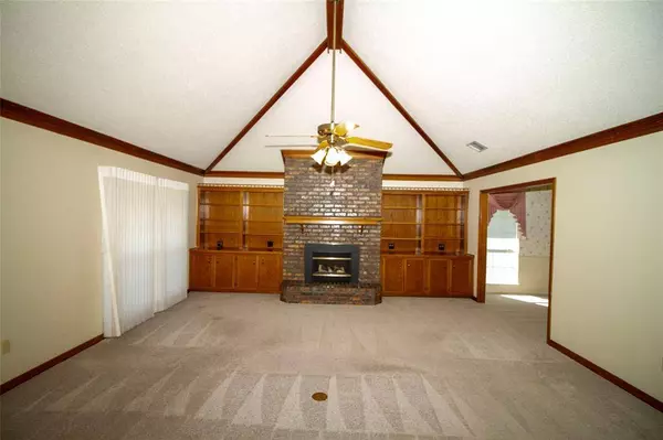 408 Maple Ridge Drive, Bossier City, LA 71111