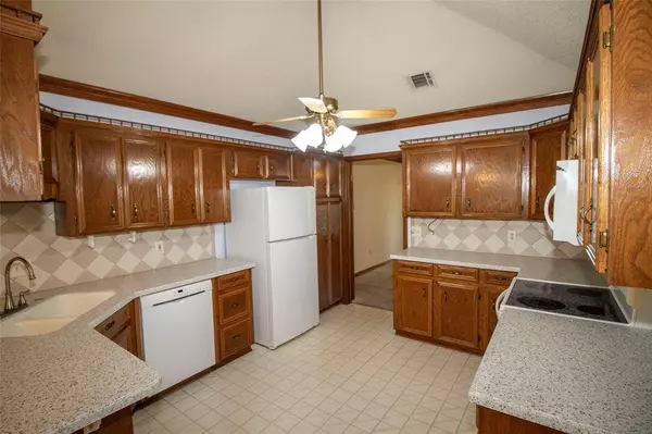 408 Maple Ridge Drive, Bossier City, LA 71111