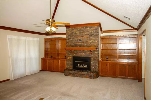 408 Maple Ridge Drive, Bossier City, LA 71111