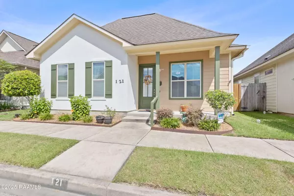 121 Pettigrove DR, Youngsville, LA 70592