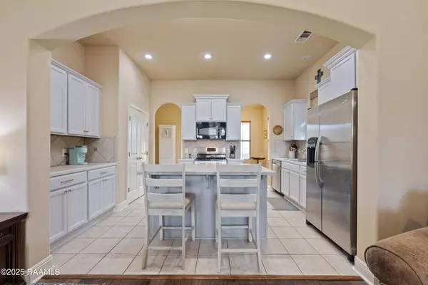 121 Pettigrove DR, Youngsville, LA 70592